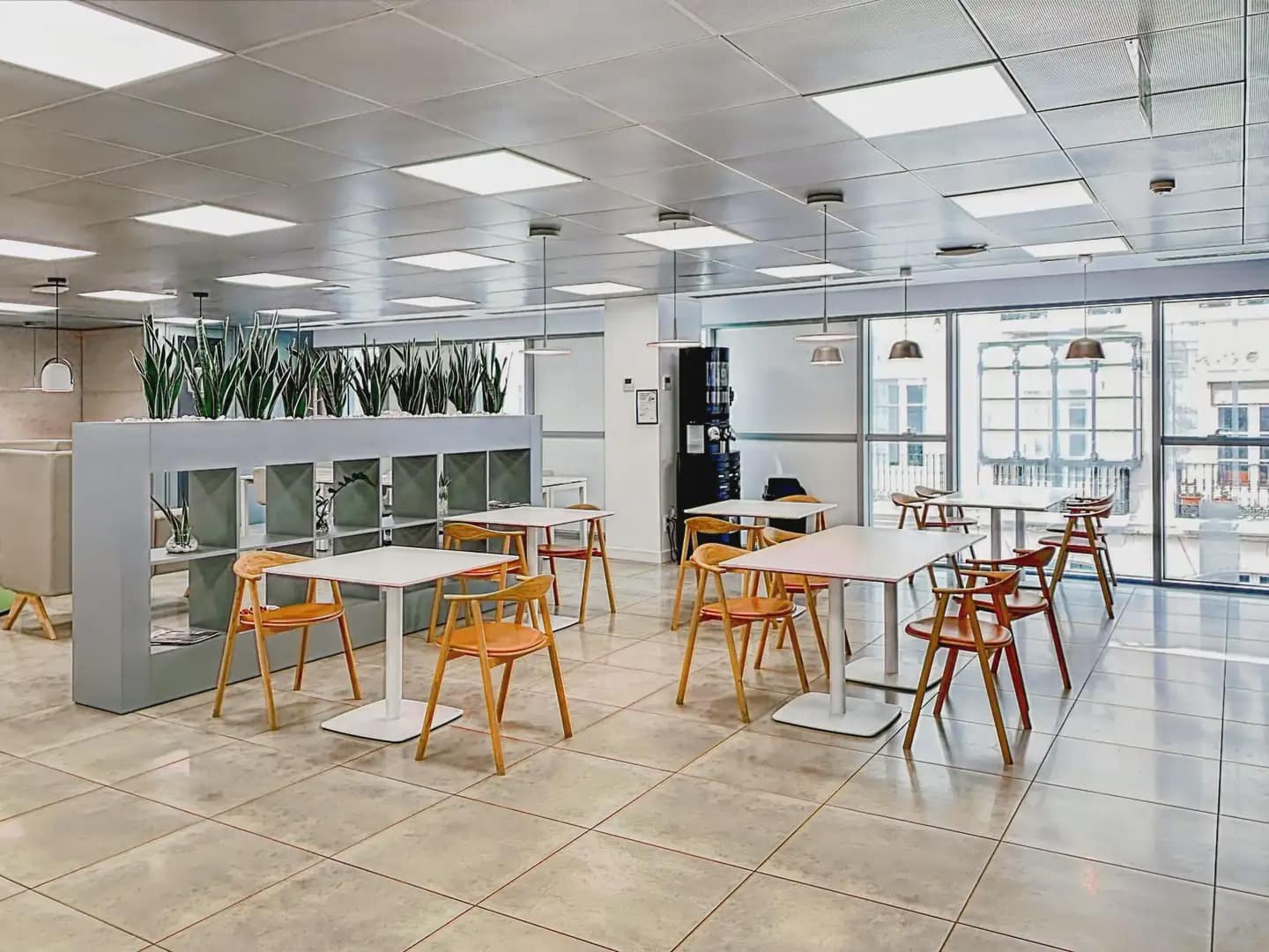 Büro zu vermieten in Zaragoza Stadt mit Garage - 1.357 € (Ref: 9810003)