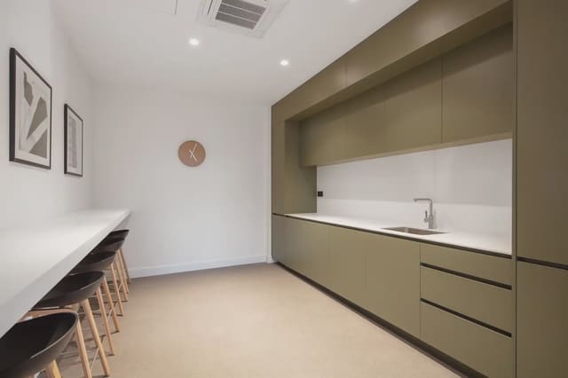 Kantoor te huur in Centro Urbano, Oviedo met zwembad garage - € 109 (Ref: 9810015)
