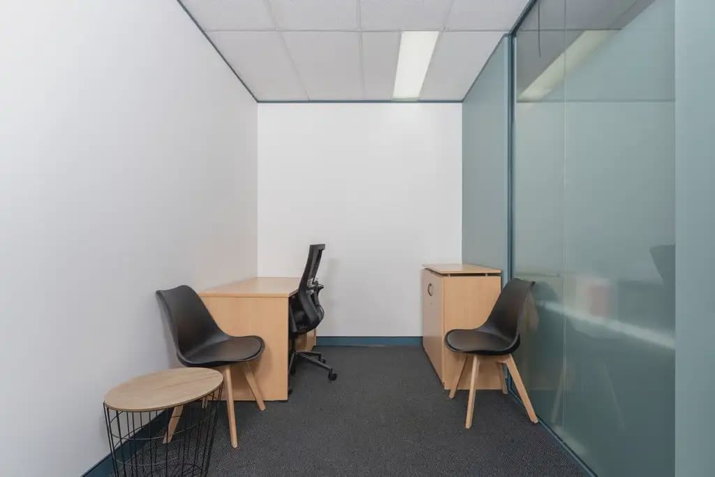 Kontor til leie i Oviedo med garasje - € 229 (Ref: 9810017)