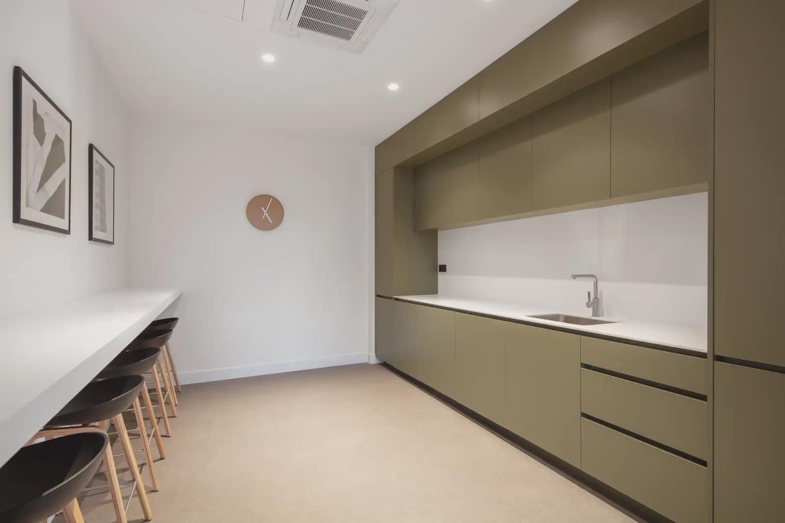 Bureau à louer à Oviedo avec garage - 179 € (Ref: 9810020)