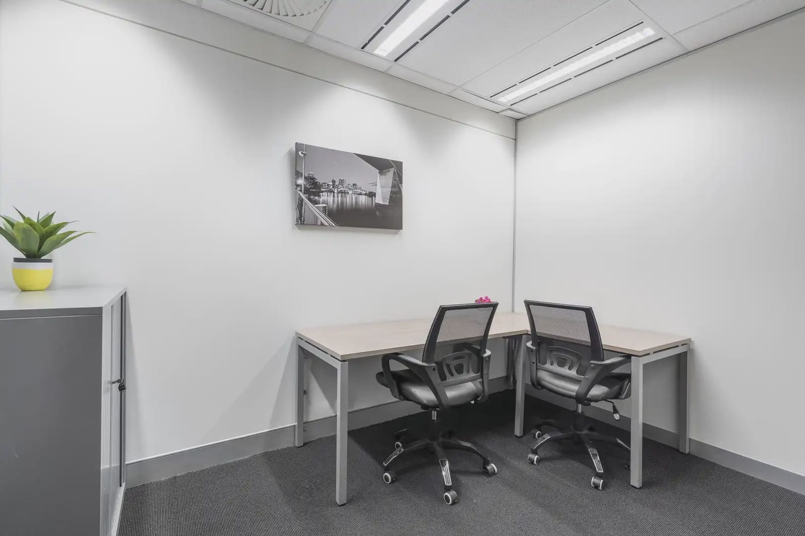 Kontor til leie i Oviedo med svømmebasseng garasje - € 458 (Ref: 9810021)