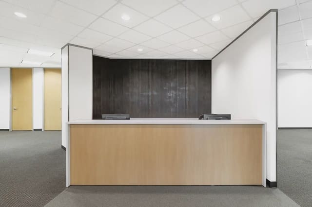 Kontor til leje i Santander med garage - € 257 (Ref: 9810027)