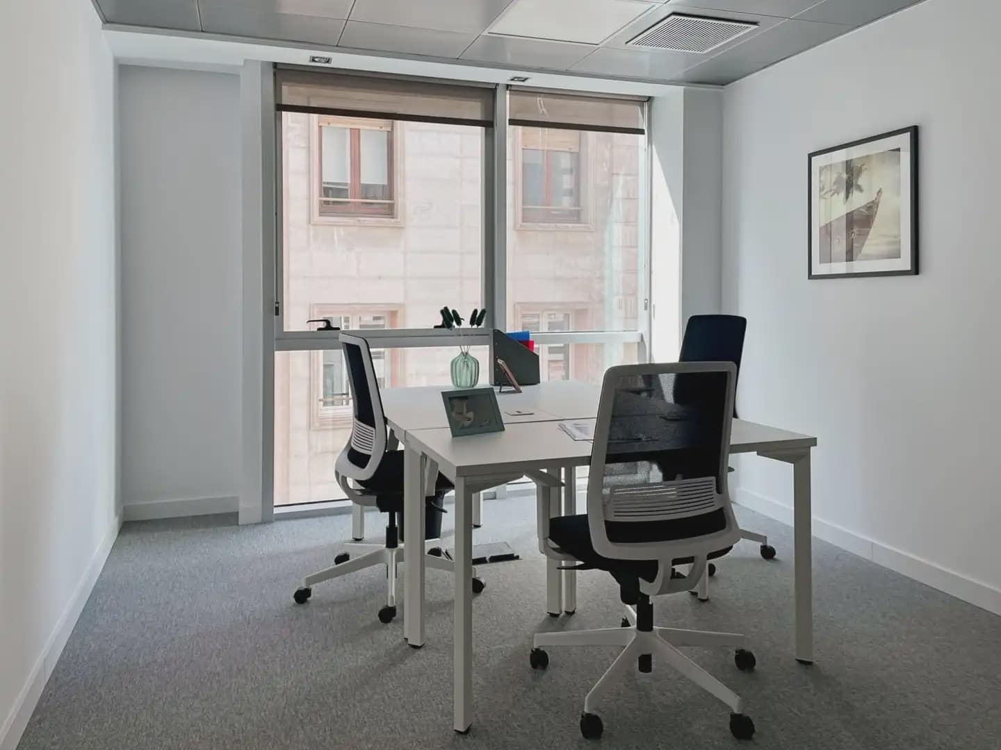 Kontor til leie i Santander med garasje - € 189 (Ref: 9810030)