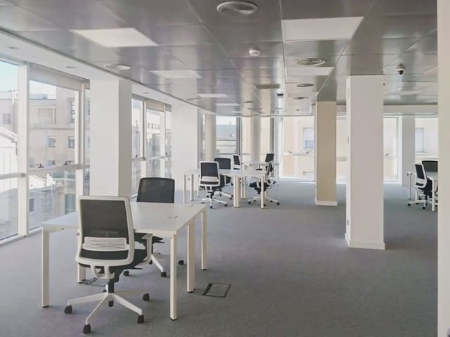 Bureau à louer à Santander avec garage - 3 157 € (Ref: 9810035)