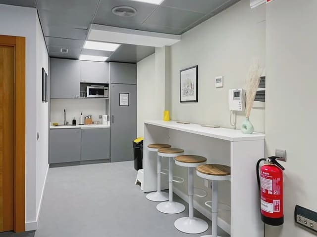 Bureau à louer à Santander avec garage - 4 746 € (Ref: 9810039)
