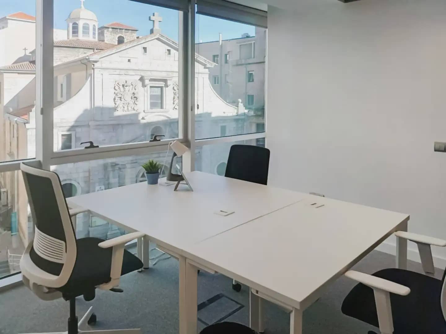 Bureau à louer à Santander avec garage - 5 093 € (Ref: 9810040)