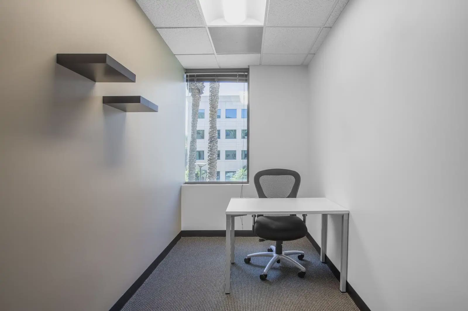 Kontor til leie i Madrid by med garasje - € 599 (Ref: 9810043)