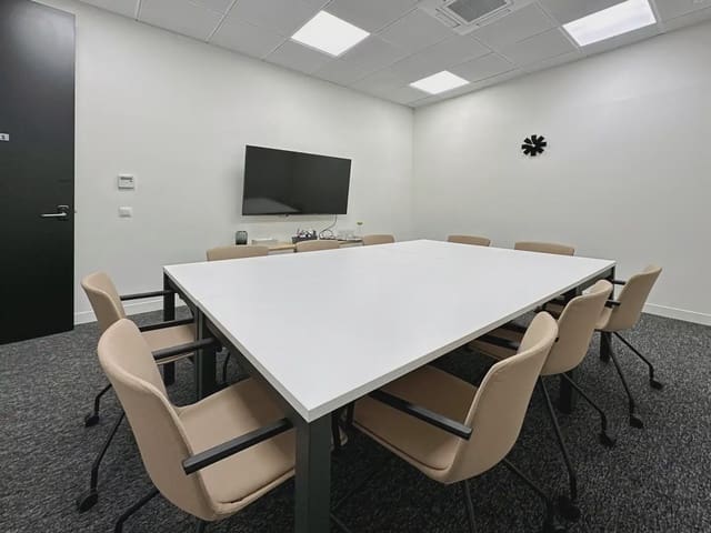 Oficina en Valverde, Madrid ciudad en alquiler con garaje - 959 € (Ref: 9810058)