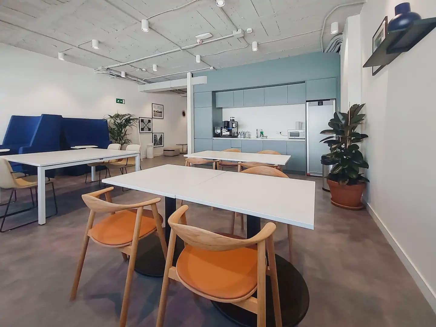 Büro zu vermieten in Tres Cantos mit Garage - 169 € (Ref: 9810068)