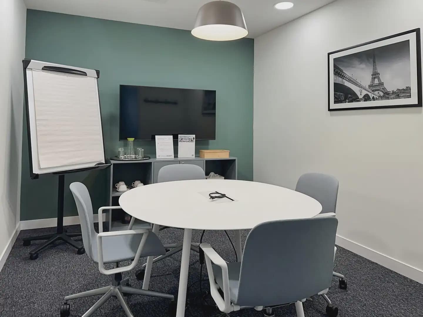 Büro zu vermieten in Tres Cantos mit Garage - 169 € (Ref: 9810068)