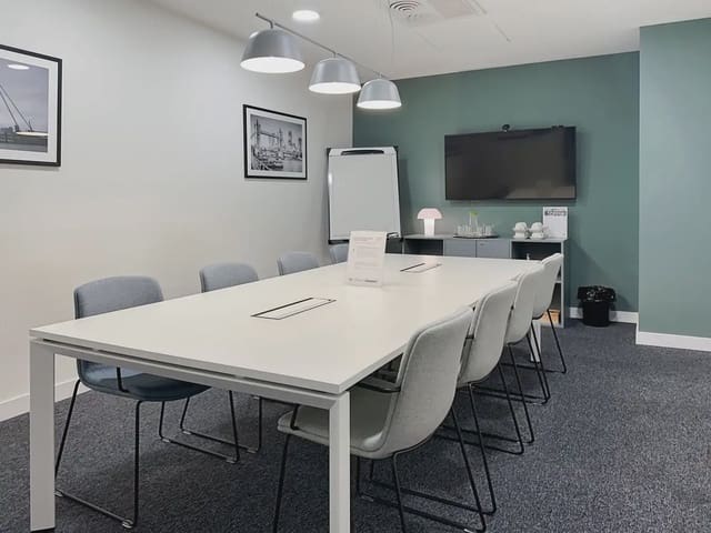 Kontor til leie i Tres Cantos med garasje - € 1 296 (Ref: 9810069)