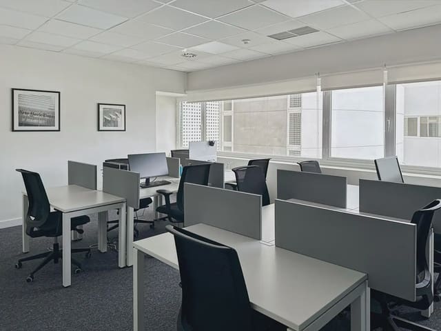 Büro zu vermieten in Tres Cantos mit Garage - 1.996 € (Ref: 9810073)