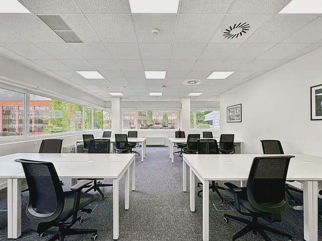 Büro zu vermieten in Tres Cantos mit Garage - 1.996 € (Ref: 9810073)