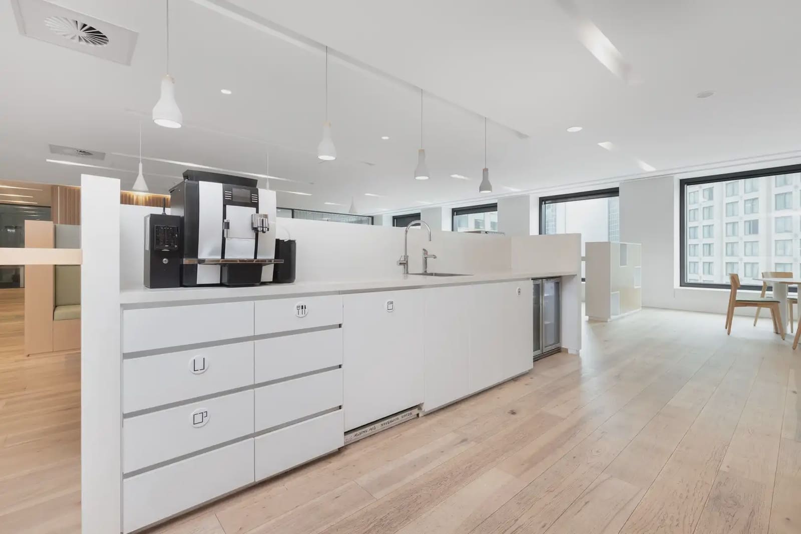 Toimisto vuokrattavana paikassa Sant Cugat del Valles mukana 
autotalli - 509 € (Ref: 9810081)