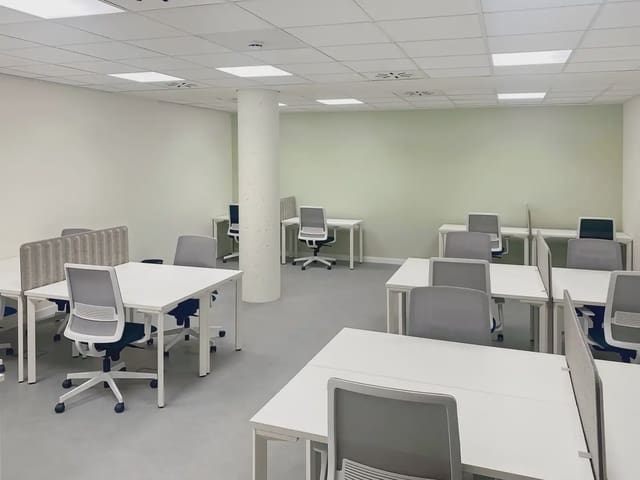 Büro zu vermieten in Rivas-Vaciamadrid mit Garage - 125 € (Ref: 9810088)