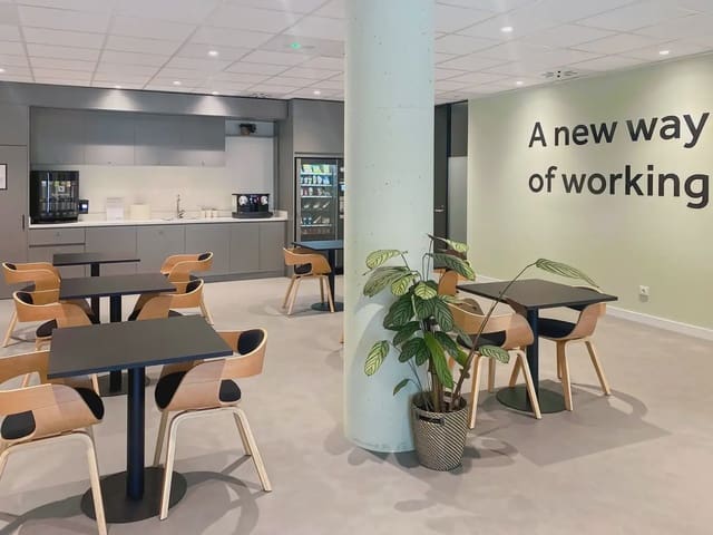 Büro zu vermieten in Rivas-Vaciamadrid mit Garage - 2.276 € (Ref: 9810092)