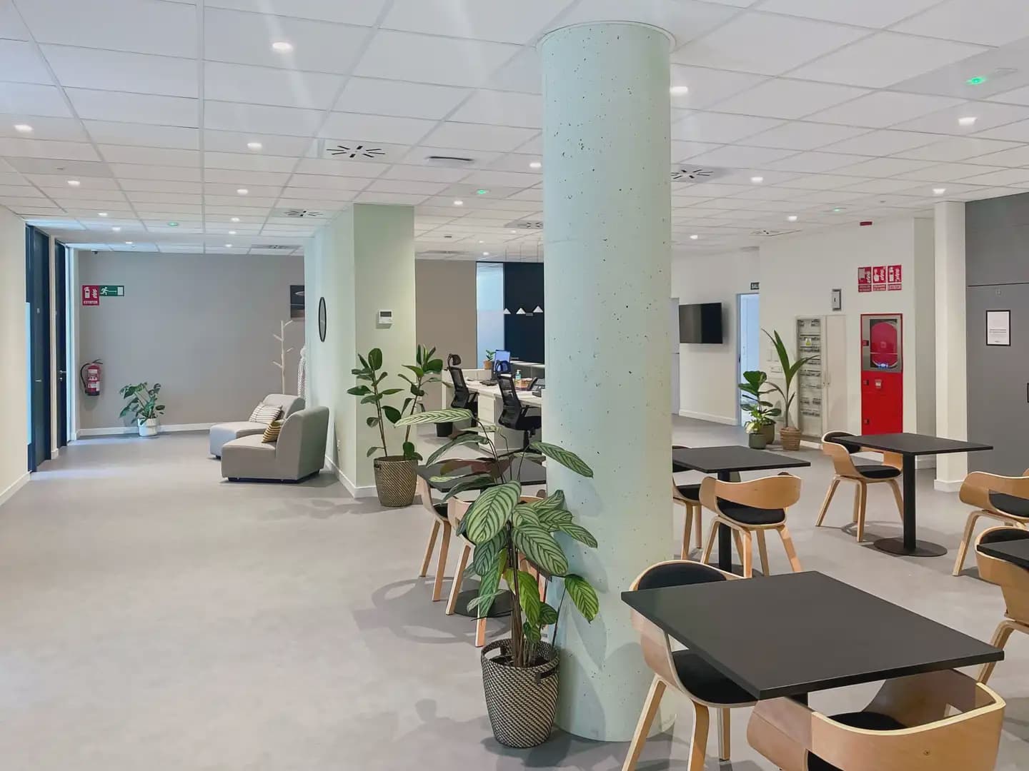 Büro zu vermieten in Rivas-Vaciamadrid mit Garage - 678 € (Ref: 9810095)