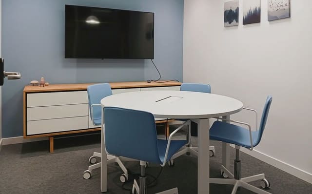 Büro zu vermieten in El Plantío, Madrid Stadt mit Garage - 189 € (Ref: 9810103)