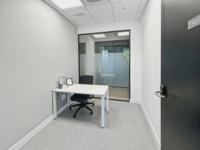 Oficina en Camas en alquiler con garaje - 109 € (Ref: 9810108)