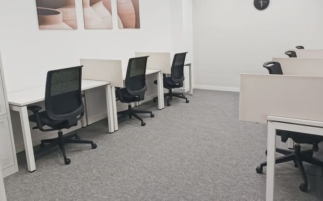 Oficina en El Plantío, Madrid ciudad en alquiler con garaje - 279 € (Ref: 9810109)