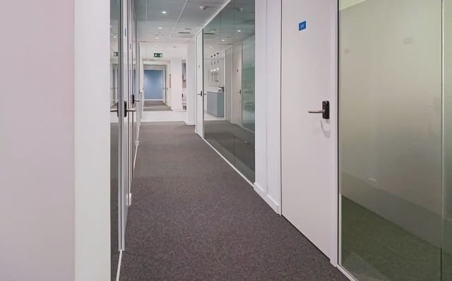 Office for rent in El Plantío, Madrid city with garage - € 1,287 (Ref: 9810112)