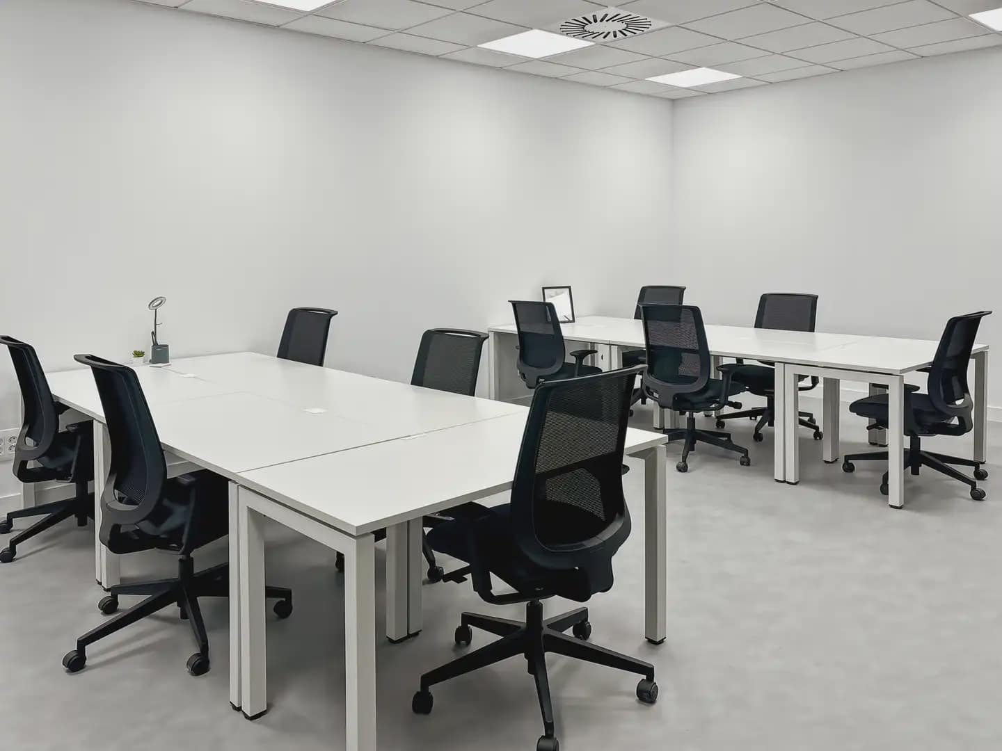 Oficina en Camas en alquiler con garaje - 658 € (Ref: 9810120)