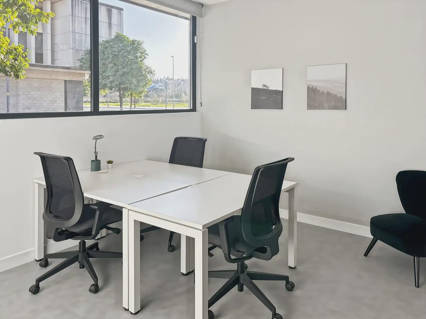 Office for rent in Camas with garage - € 1,169 (Ref: 9810123)