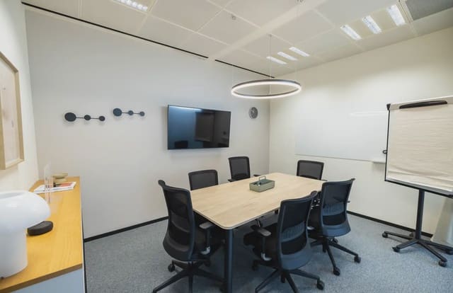 Kantoor te huur in Aeropuerto, Madrid stad met garage - € 588 (Ref: 9810142)