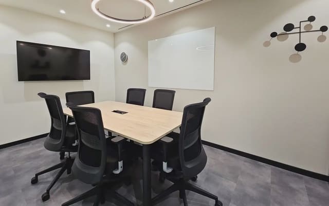 Kontor til leie i Salvador, Madrid by med garasje - € 399 (Ref: 9810146)