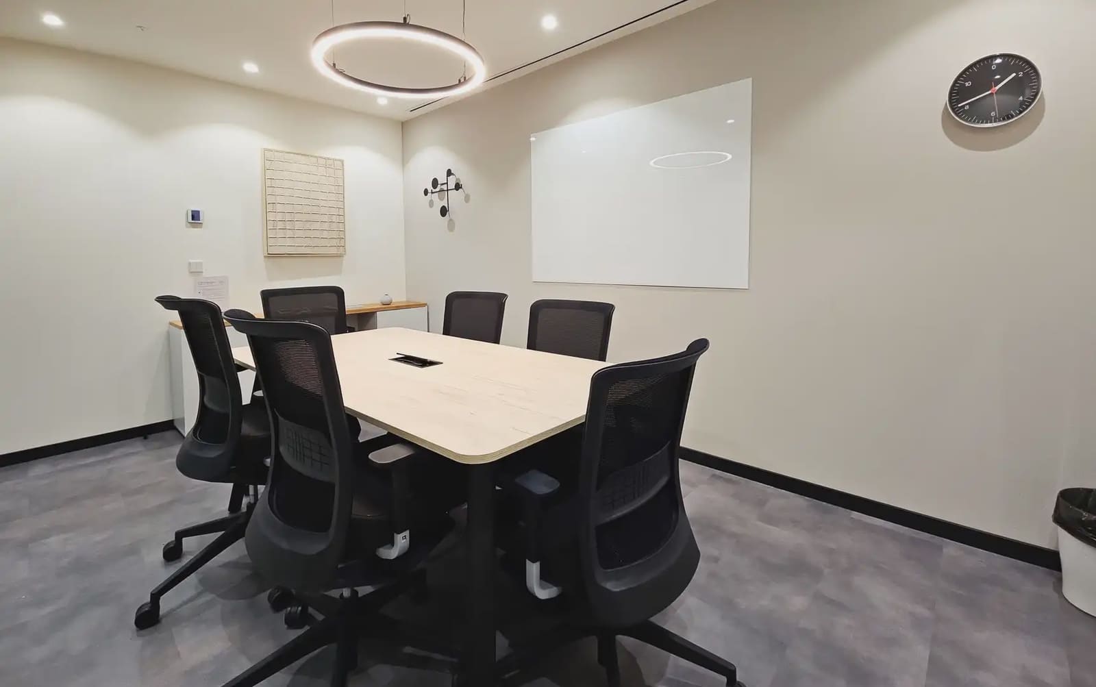 Kontor att hyra i Madrid stad med garage - 309 € (Ref: 9810150)