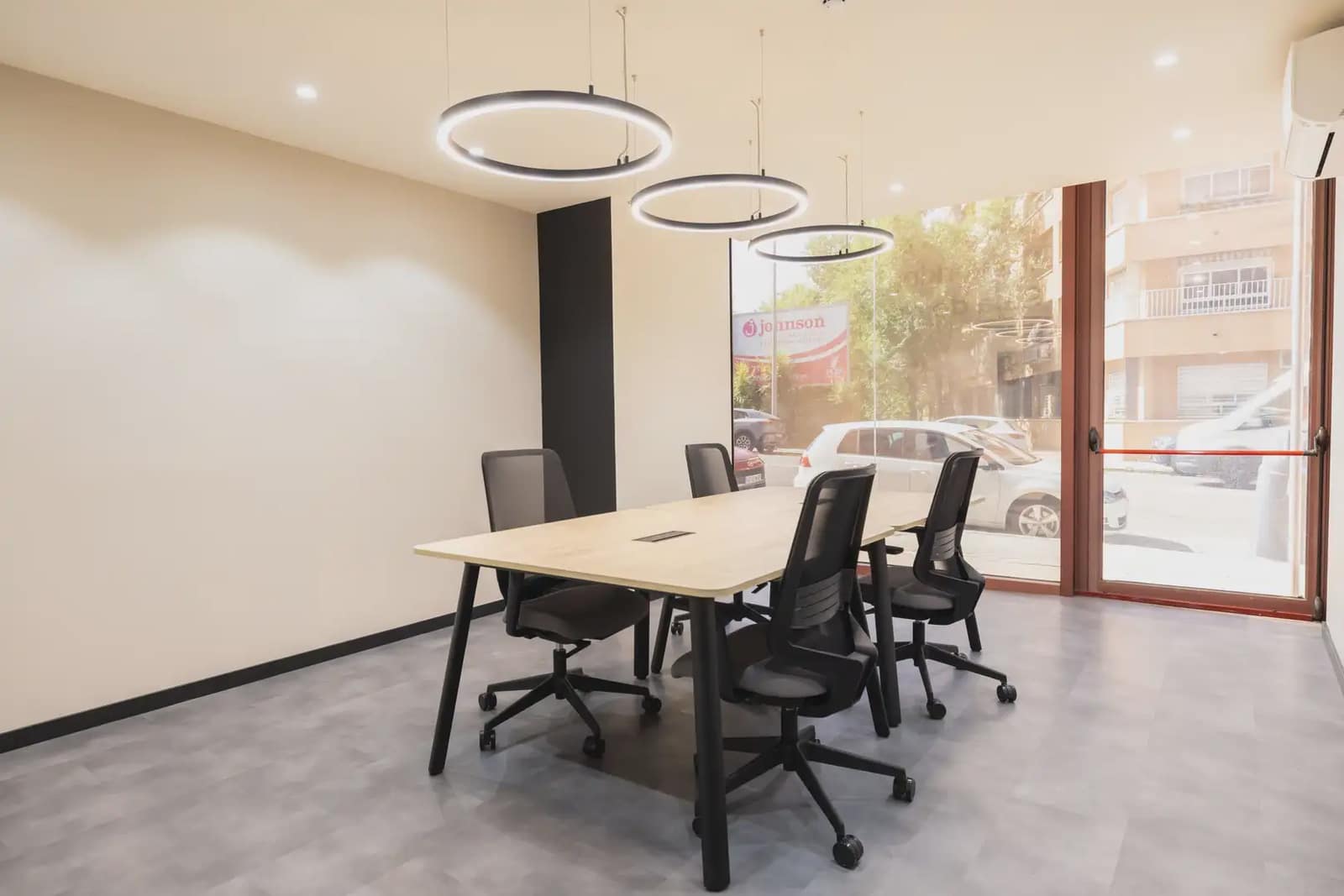 Kontor til leje i Madrid by med garage - € 1.898 (Ref: 9810152)