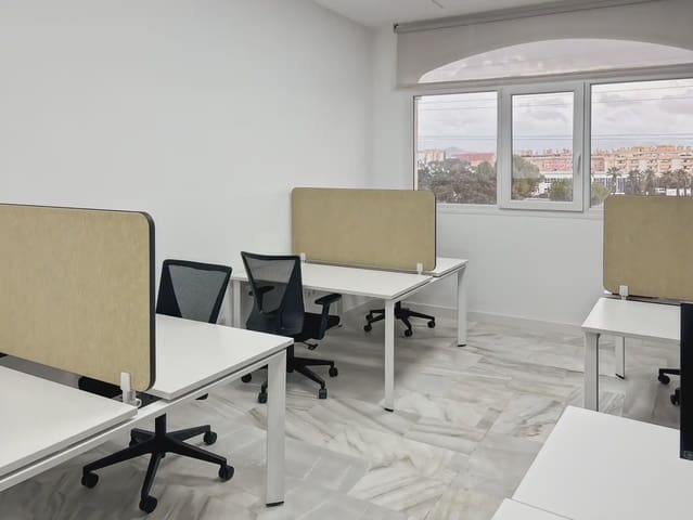 Kontor til leie i Parq Emp Alameda, Málaga by med garasje - € 678 (Ref: 9810159)