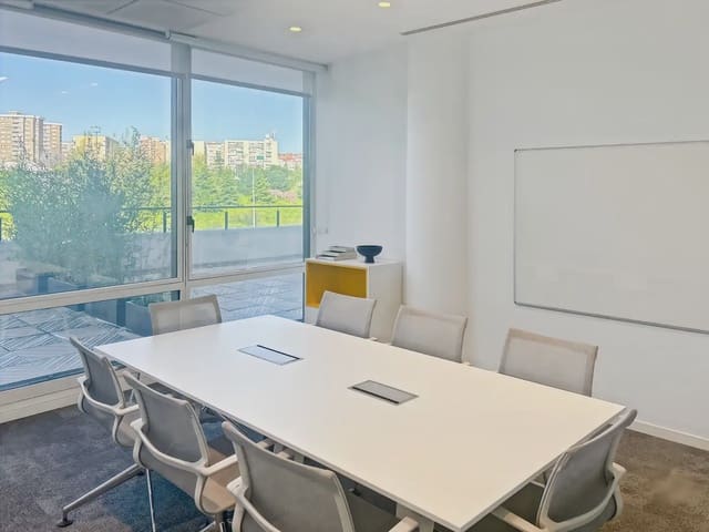 Office for rent in Corralejos, Madrid city with garage - € 109 (Ref: 9810168)