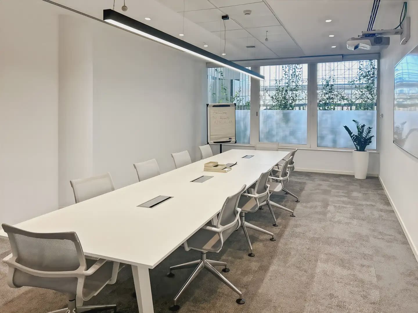 Kontor til leie i Madrid by med garasje - € 2 278 (Ref: 9810169)