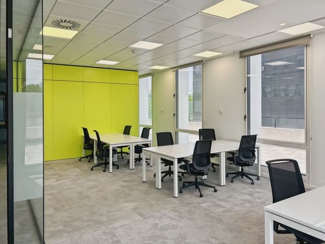 Ufficio da affittare in Corralejos, Madrid città con garage - 369 € (Rif: 9810171)