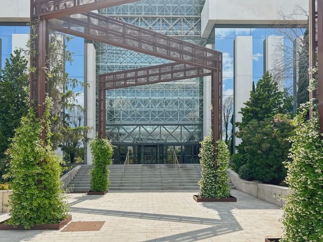 Kontor til leie i Corralejos, Madrid by med garasje - € 529 (Ref: 9810172)