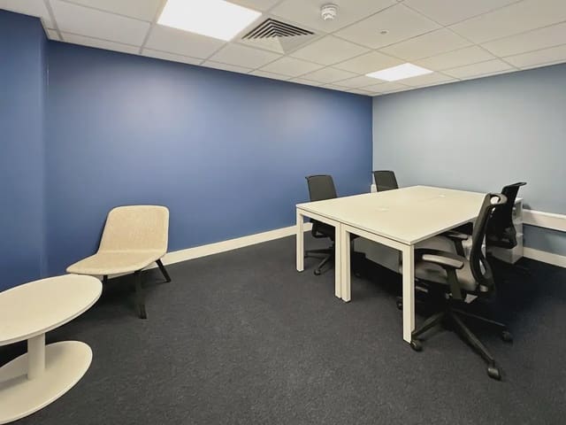 Kantoor te huur in La Raiosa, Valencia stad met garage - € 135 (Ref: 9810198)