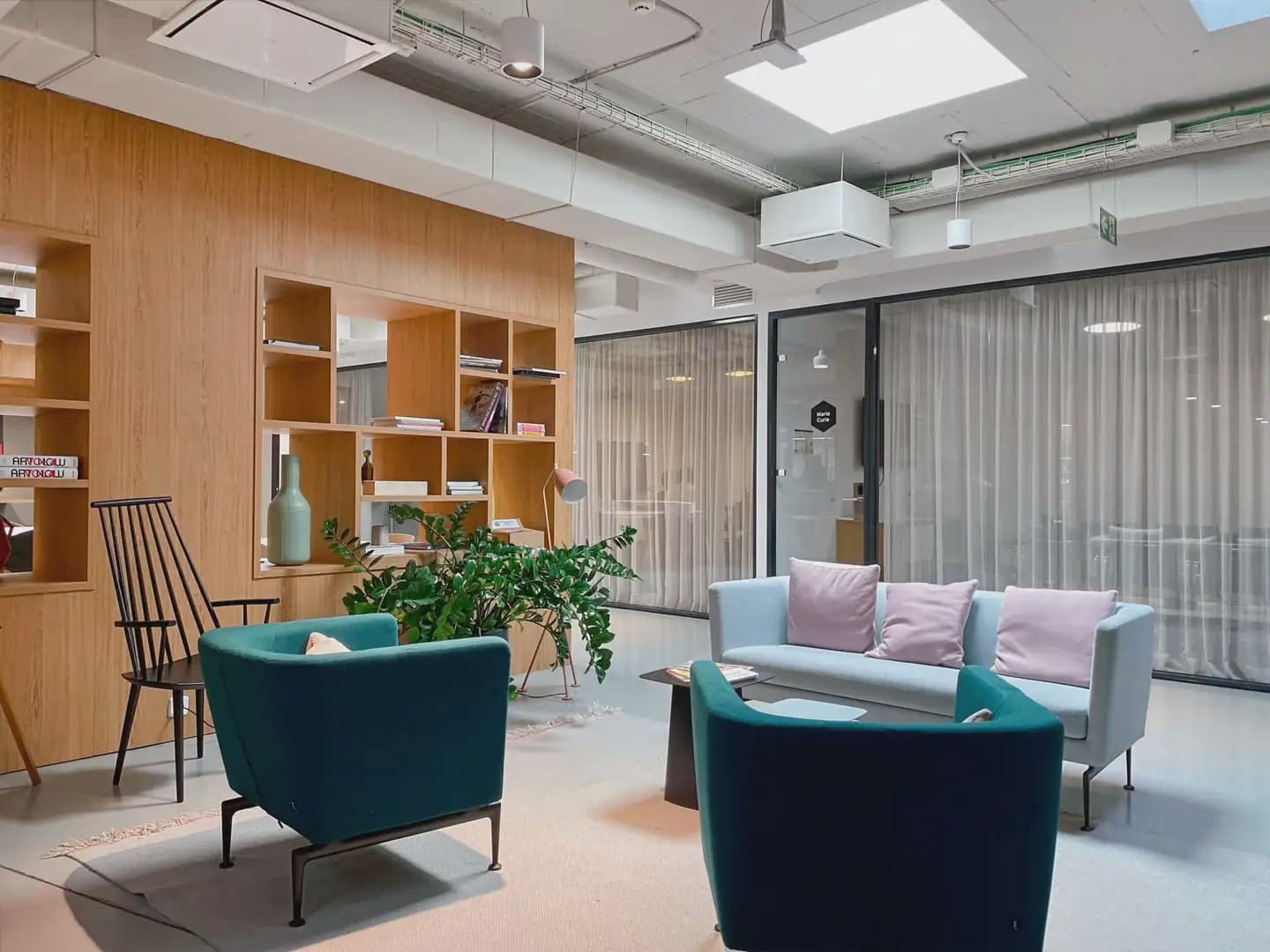 Kontor til leie i Barcelona by med garasje - € 1 249 (Ref: 9810237)