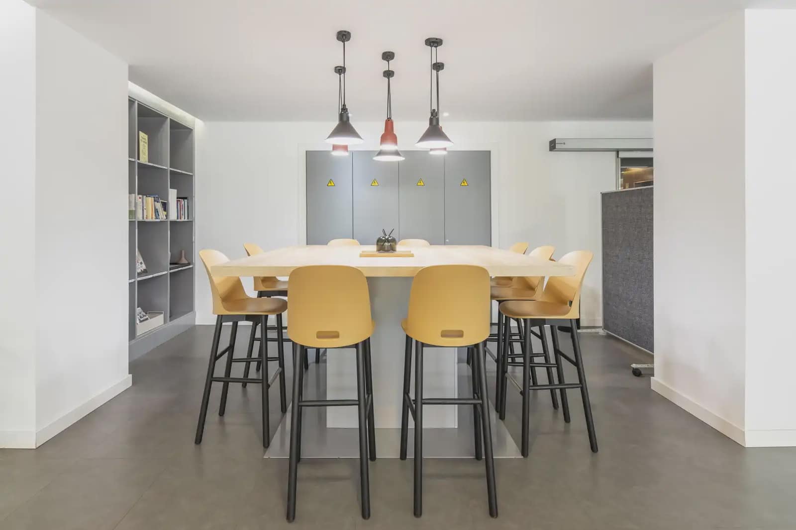 Kontor til leie i Madrid by med garasje - € 1 107 (Ref: 9810247)