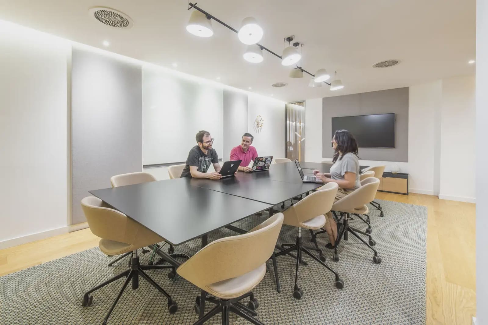 Büro zu vermieten in Madrid Stadt mit Garage - 649 € (Ref: 9810249)