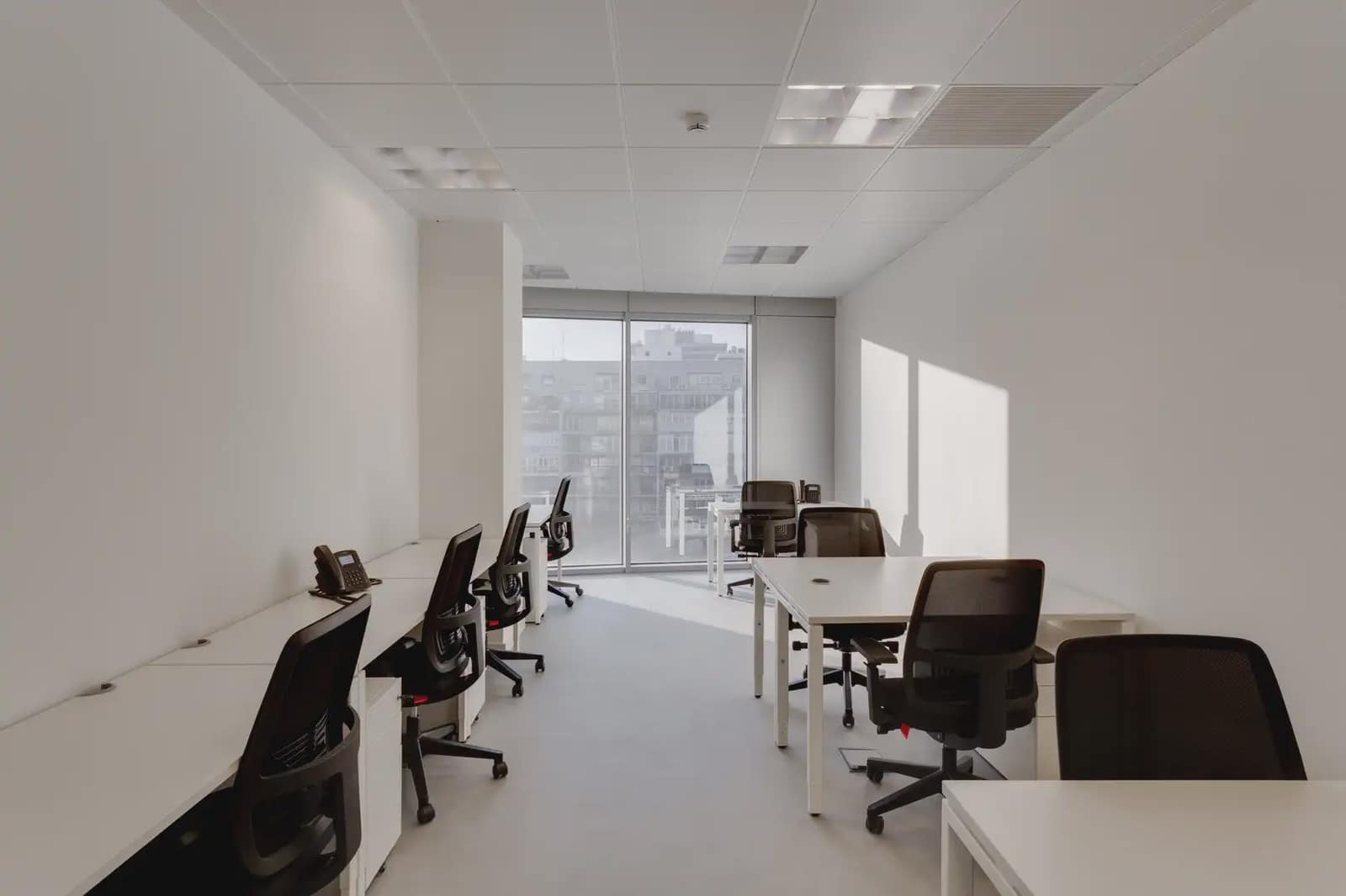 Oficina en Madrid ciudad en alquiler con garaje - 149 € (Ref: 9810251)