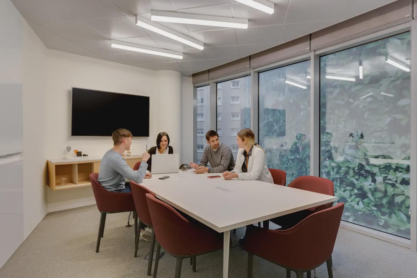 Oficina en Madrid ciudad en alquiler con garaje - 149 € (Ref: 9810251)