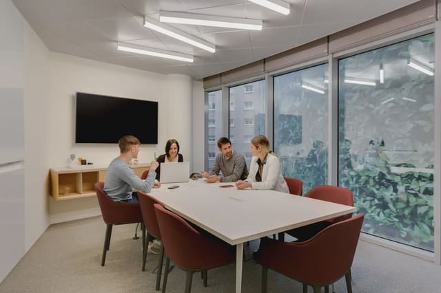 Oficina en Nueva España, Madrid ciudad en alquiler con garaje - 149 € (Ref: 9810251)