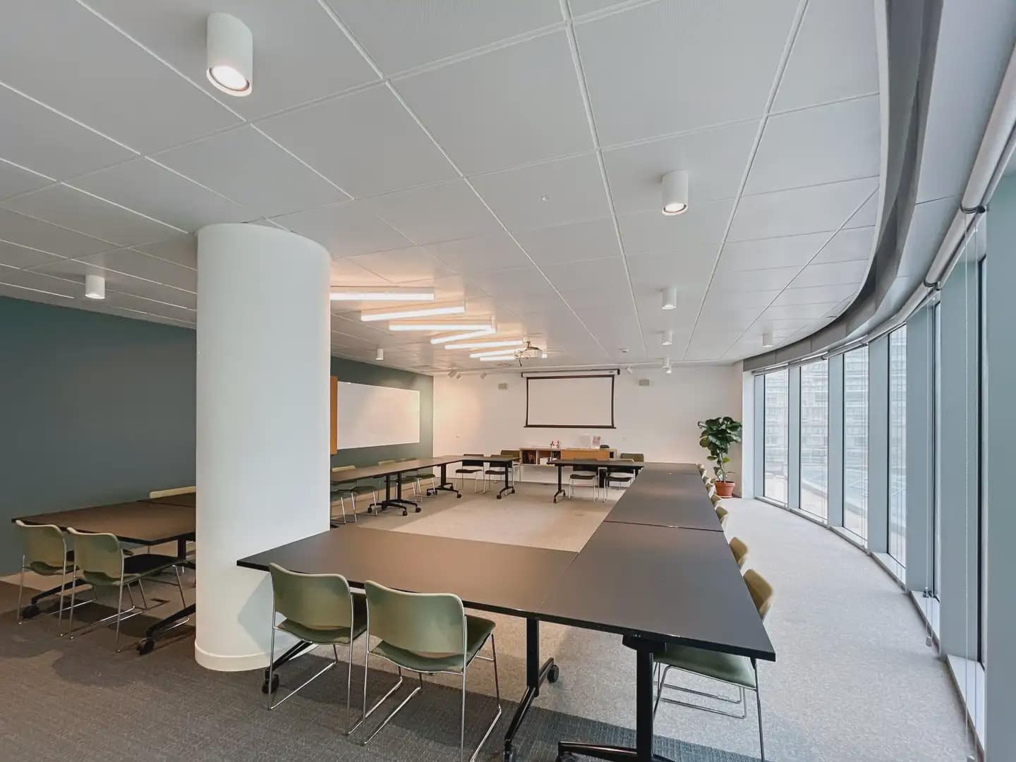 Oficina en Madrid ciudad en alquiler con garaje - 149 € (Ref: 9810251)