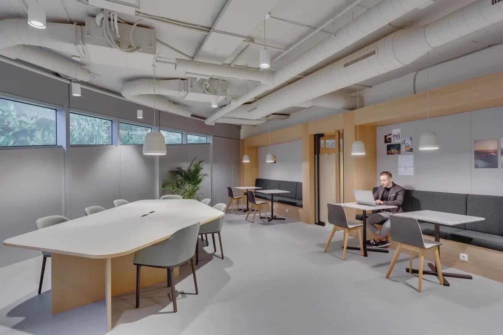 Oficina en Madrid ciudad en alquiler con garaje - 149 € (Ref: 9810251)