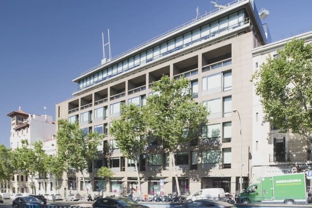 Toimisto vuokrattavana paikassa Jerónimos, Madrid kaupunki mukana 
autotalli - 4 838 € (Ref: 9810254)