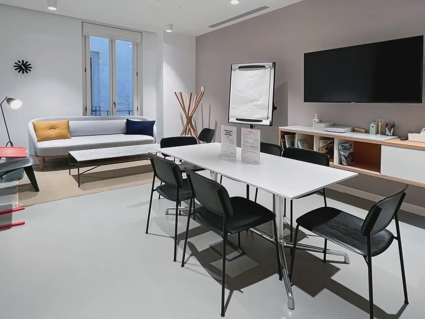 Kontor til leie i Madrid by med garasje - € 155 (Ref: 9810272)