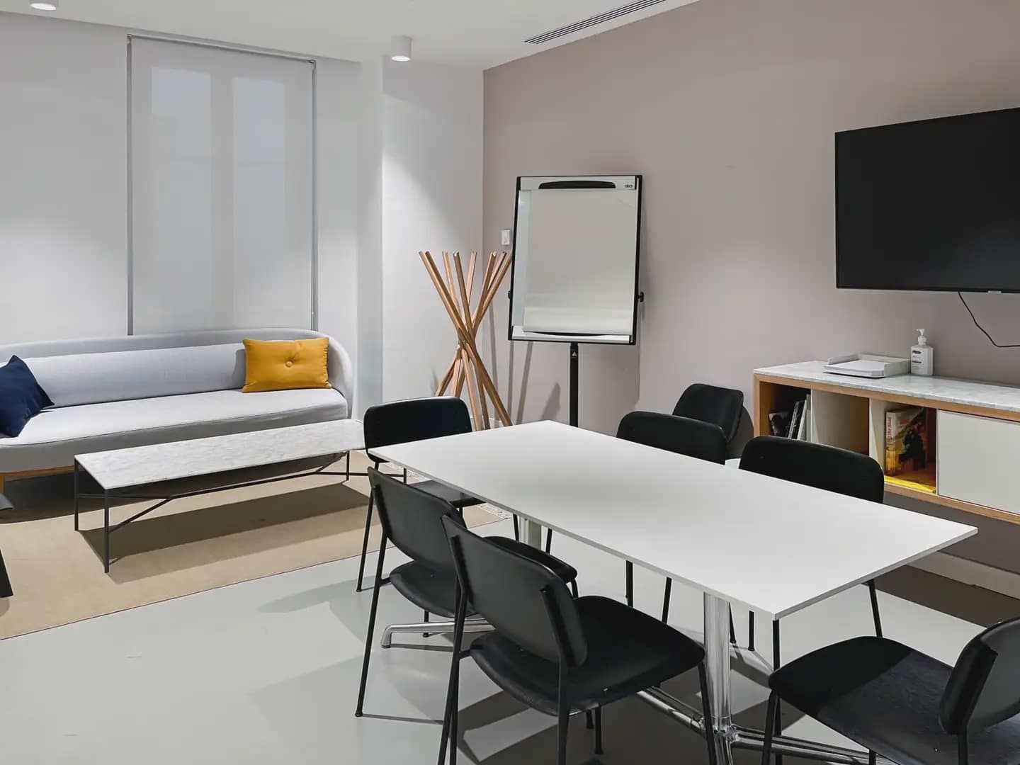 Biuro do wynajęcia w Miasto Madryt z garażem - 1 309 € (Ref: 9810276)