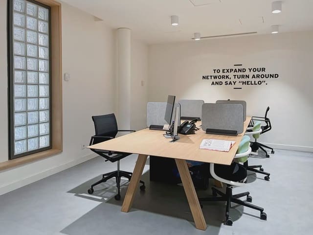Oficina en Justicia, Madrid ciudad en alquiler con garaje - 999 € (Ref: 9810277)