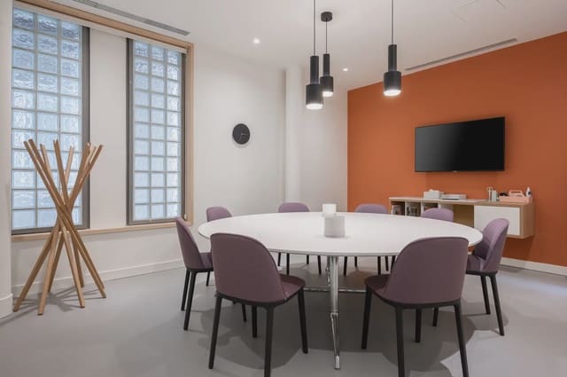 Oficina en Justicia, Madrid ciudad en alquiler con garaje - 999 € (Ref: 9810277)